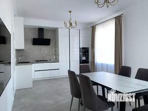 4-к квартира, вторичка, 195м2, 3/3 этаж