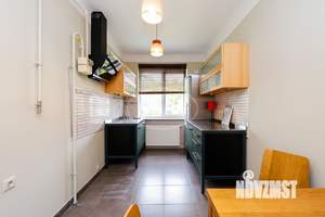 2-к квартира, вторичка, 63м2, 5/5 этаж