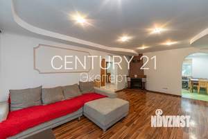 3-к квартира, вторичка, 102м2, 1/2 этаж