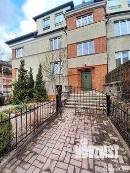 4-к квартира, вторичка, 100м2, 2/3 этаж