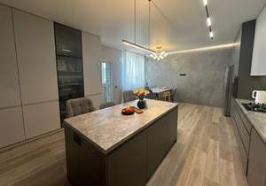 3-к квартира, вторичка, 121м2, 8/10 этаж
