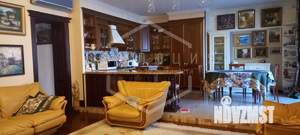 3-к квартира, вторичка, 160м2, 1/4 этаж