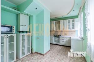 4-к квартира, вторичка, 101м2, 1/3 этаж
