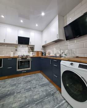 3-к квартира, вторичка, 75м2, 9/9 этаж