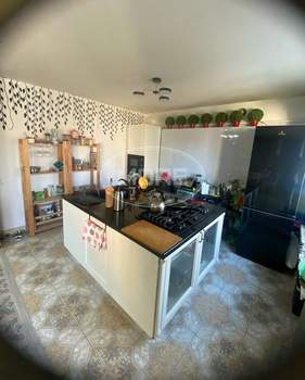 4-к квартира, вторичка, 106м2, 2/5 этаж