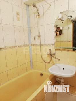 3-к квартира, вторичка, 64м2, 1/9 этаж