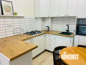 2-к квартира, вторичка, 62м2, 1/10 этаж