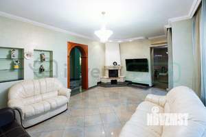 3-к квартира, вторичка, 140м2, 2/4 этаж