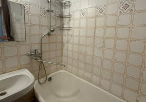 3-к квартира, вторичка, 64м2, 1/9 этаж