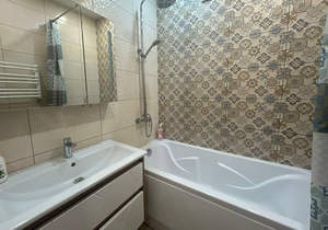 2-к квартира, вторичка, 64м2, 1/9 этаж