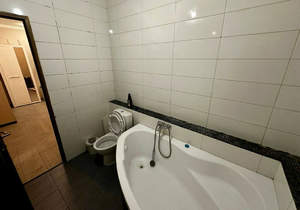3-к квартира, вторичка, 82м2, 1/10 этаж