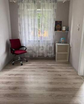 4-к квартира, вторичка, 60м2, 1/3 этаж