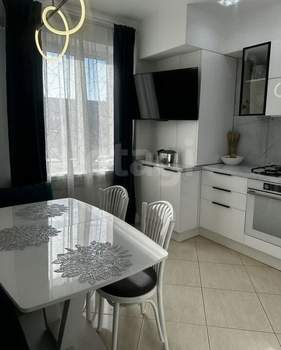 2-к квартира, вторичка, 60м2, 1/9 этаж