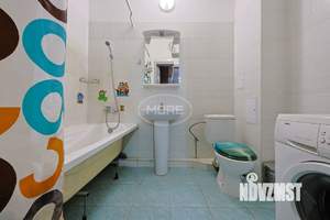 2-к квартира, вторичка, 63м2, 1/9 этаж