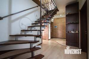 5-к квартира, вторичка, 210м2, 3/3 этаж