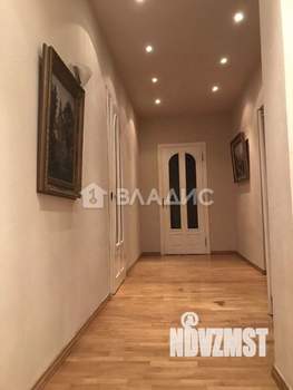 4-к квартира, вторичка, 136м2, 3/3 этаж