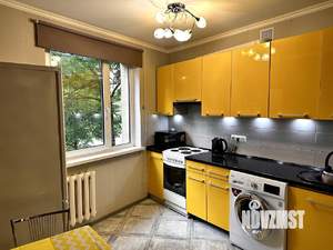 2-к квартира, вторичка, 56м2, 1/10 этаж