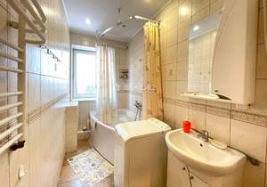 2-к квартира, вторичка, 63м2, 4/4 этаж
