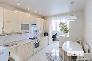 2-к квартира, вторичка, 66м2, 1/9 этаж