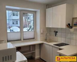 2-к квартира, вторичка, 42м2, 1/4 этаж