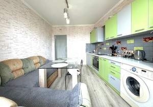 2-к квартира, вторичка, 70м2, 9/16 этаж