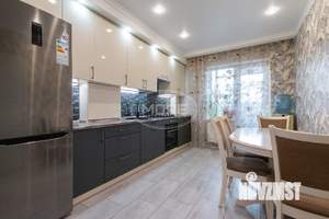 2-к квартира, вторичка, 65м2, 1/10 этаж