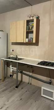 2-к квартира, вторичка, 61м2, 1/4 этаж