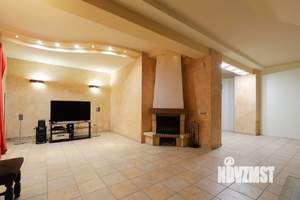 4-к квартира, вторичка, 229м2, 1/4 этаж