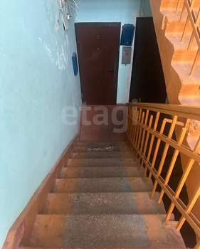 4-к квартира, вторичка, 103м2, 2/2 этаж