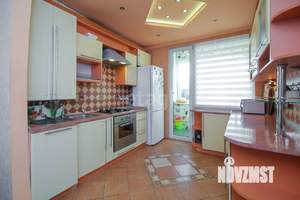 2-к квартира, вторичка, 68м2, 3/5 этаж