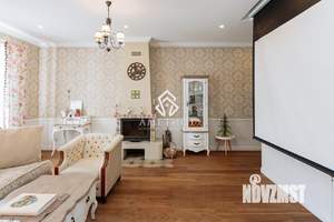 4-к квартира, вторичка, 182м2, 1/4 этаж