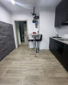 2-к квартира, вторичка, 65м2, 1/13 этаж
