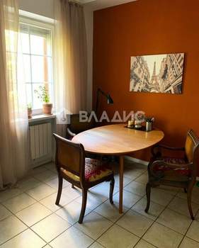 4-к квартира, вторичка, 136м2, 3/3 этаж