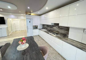 2-к квартира, вторичка, 74м2, 4/4 этаж