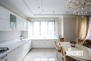 5-к квартира, вторичка, 193м2, 4/4 этаж