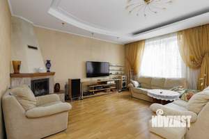 4-к квартира, вторичка, 125м2, 3/3 этаж
