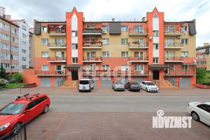 2-к квартира, вторичка, 70м2, 1/4 этаж