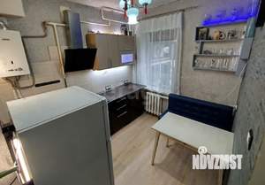 2-к квартира, вторичка, 35м2, 1/4 этаж