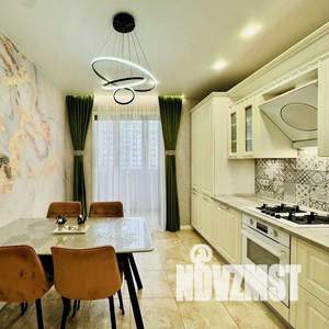 Студия квартира, вторичка, 64м2, 4/10 этаж