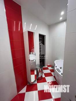 2-к квартира, вторичка, 61м2, 1/9 этаж
