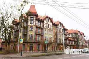 4-к квартира, вторичка, 200м2, 4/5 этаж