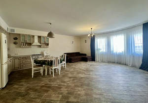 2-к квартира, вторичка, 75м2, 2/4 этаж