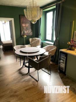 2-к квартира, вторичка, 65м2, 1/4 этаж