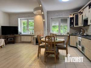 3-к квартира, вторичка, 108м2, 1/3 этаж