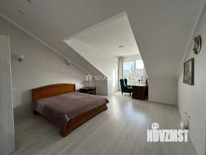 4-к квартира, вторичка, 184м2, 4/4 этаж