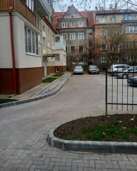 3-к квартира, вторичка, 81м2, 1/3 этаж