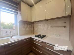 2-к квартира, вторичка, 60м2, 1/4 этаж