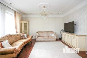 5-к квартира, вторичка, 193м2, 4/4 этаж
