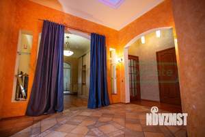 4-к квартира, вторичка, 229м2, 1/4 этаж