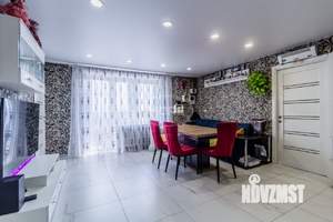 4-к квартира, вторичка, 100м2, 9/9 этаж